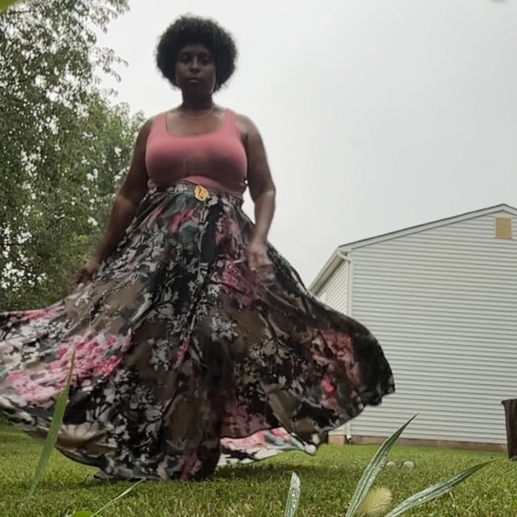 Meet your Posher, Mylisha - Picture 2 of 2